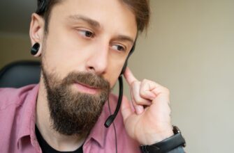 Что лучше: отдельный микрофон или гарнитура