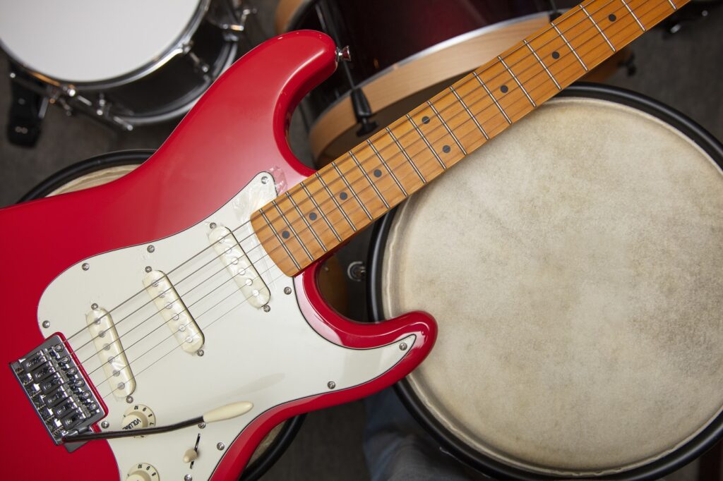 Fender или Gibson: какую электрогитару выбрать в 2026